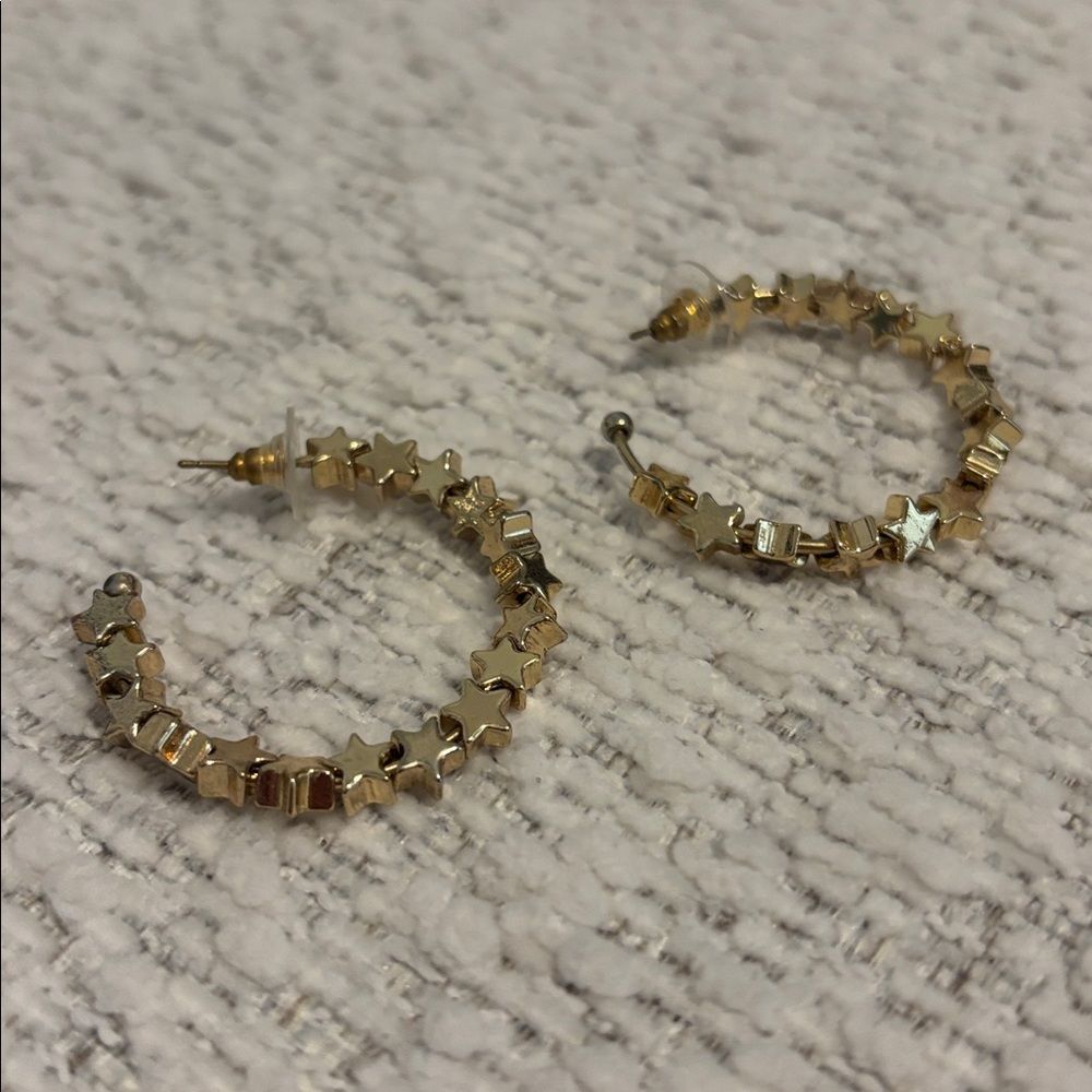 gold star hoop earrings - Picture 2 of 4